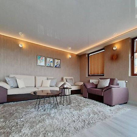 Sky View - Luxury Apartment With A Dream View ブラショフ エクステリア 写真