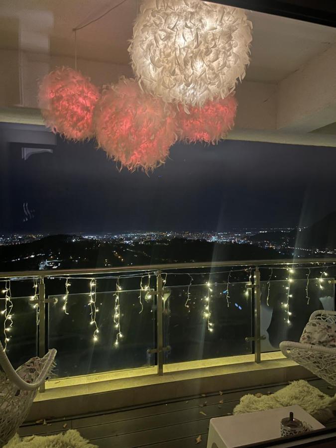 Sky View - Luxury Apartment With A Dream View ブラショフ エクステリア 写真