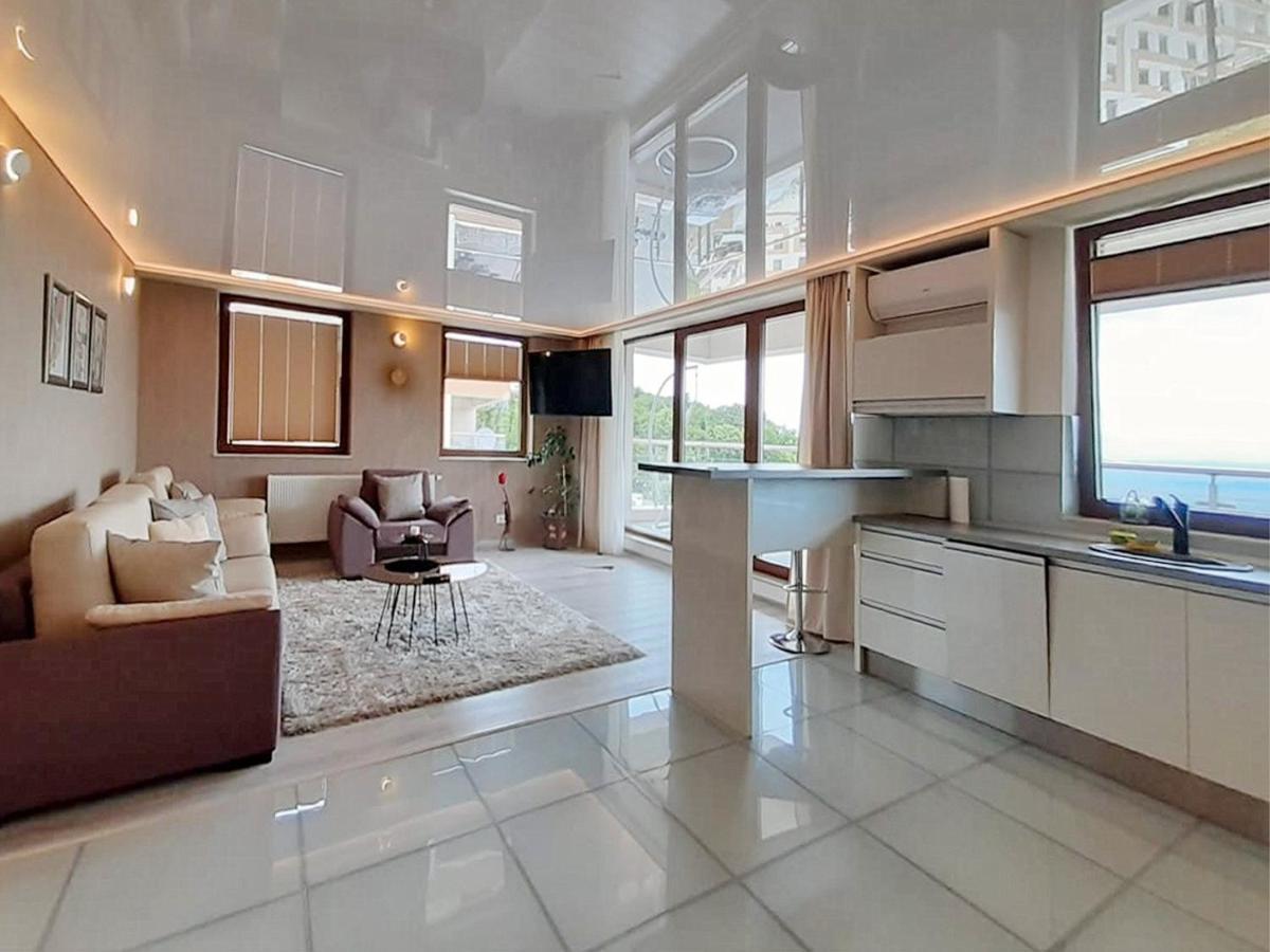 Sky View - Luxury Apartment With A Dream View ブラショフ エクステリア 写真